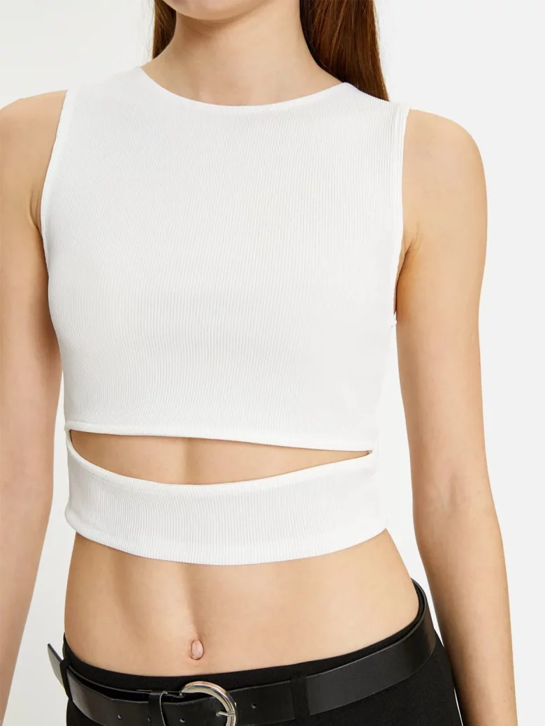 Short-Fit Sporty Round Neck T-shirt - White - Imagen 2